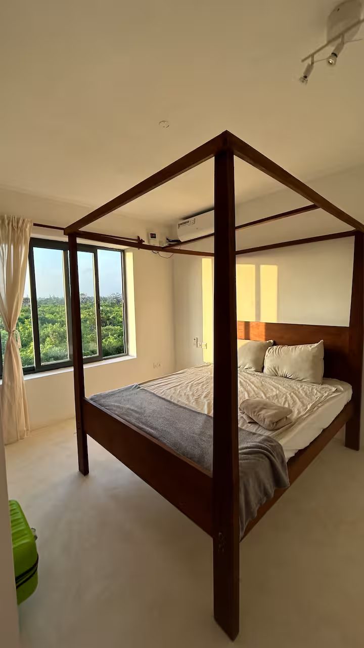 Queen Bedroom